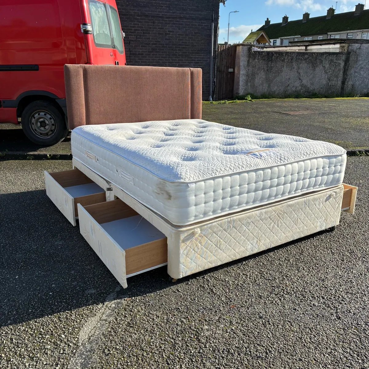 5ft King bed 4 large drawers & 13” respa Mattress - Image 4