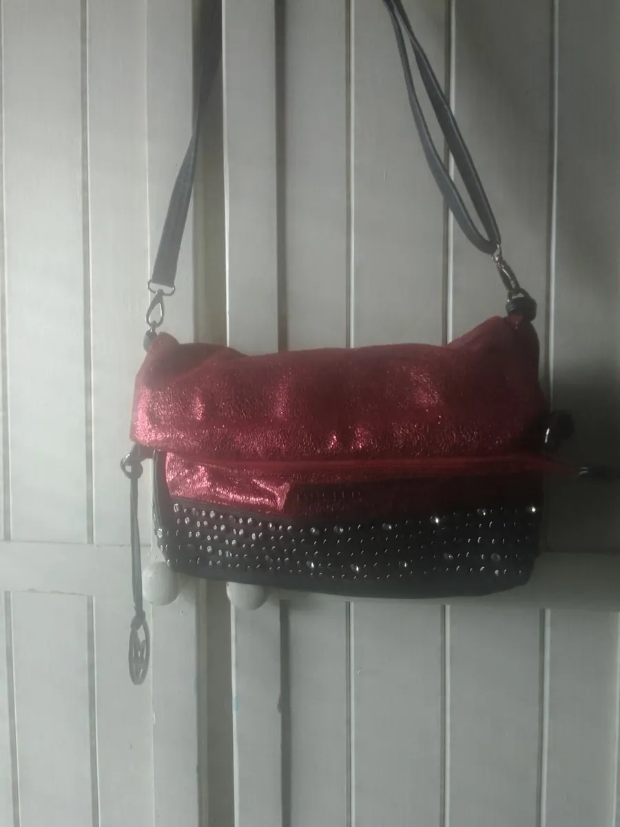 VINTAGE MUGLER RED SPARKLY BAG WITH CHARM - Image 2