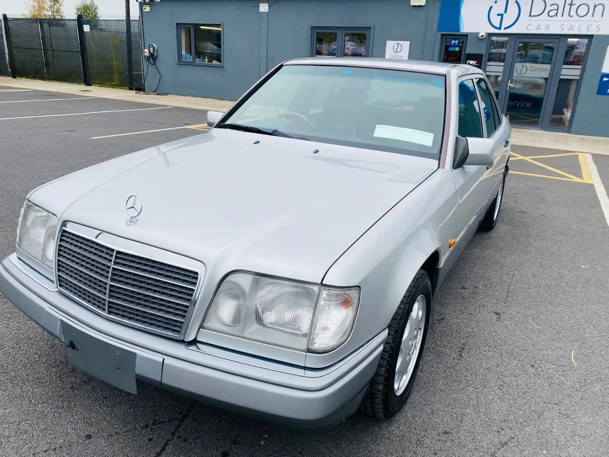 MERCEDES E320 AUTOMATIC PETROL - Image 1