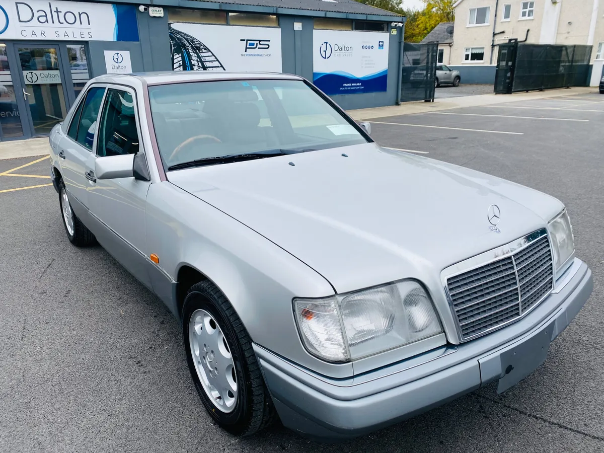 MERCEDES E320 AUTOMATIC PETROL - Image 4