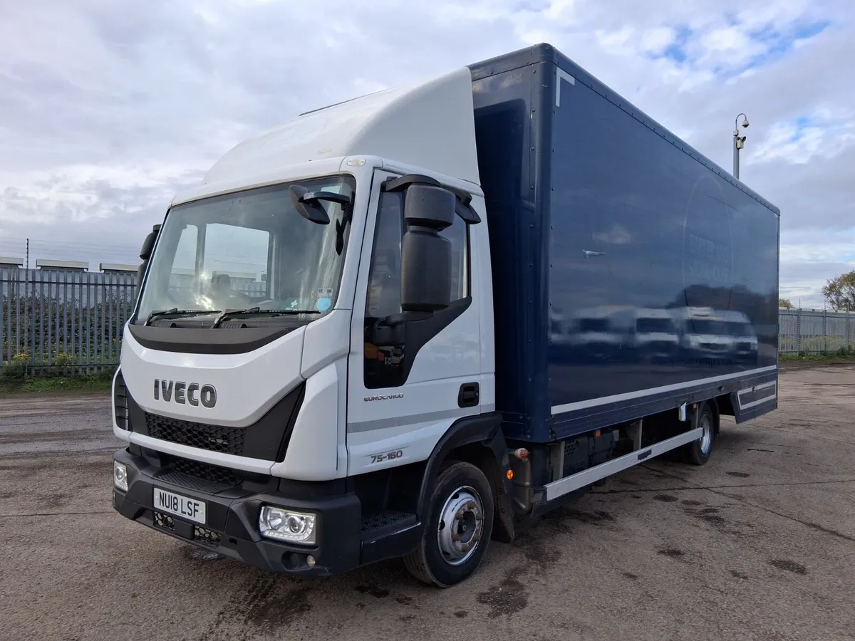 2018 Iveco eurocargo 75/160 SA  drop well furni - Image 1