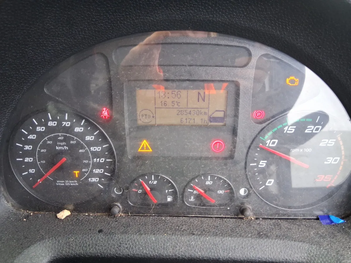 2018 Iveco eurocargo 75/160 SA  drop well furni - Image 4