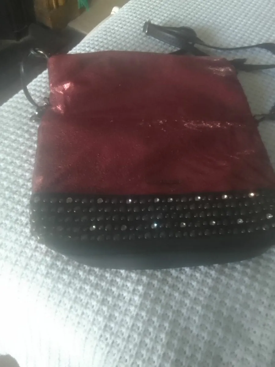 VINTAGE MUGLER RED SPARKLY BAG WITH CHARM - Image 4