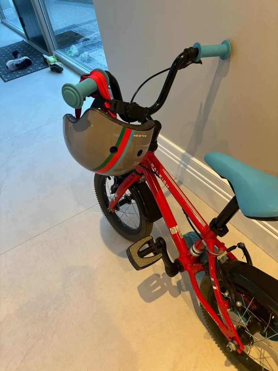 Kids Raleigh Bike (age 3-6) with matching helmet - Image 1