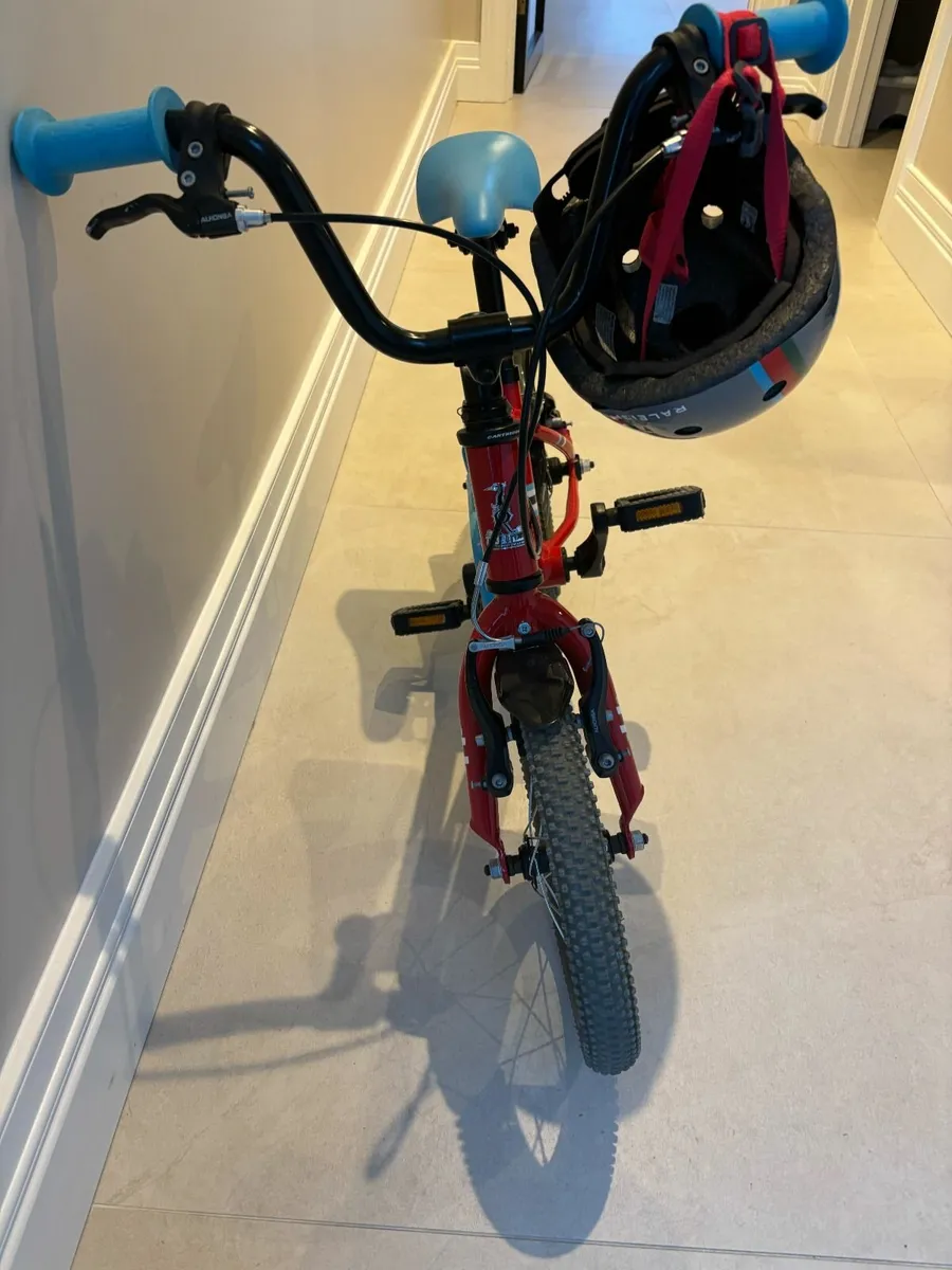 Kids Raleigh Bike (age 3-6) with matching helmet - Image 3