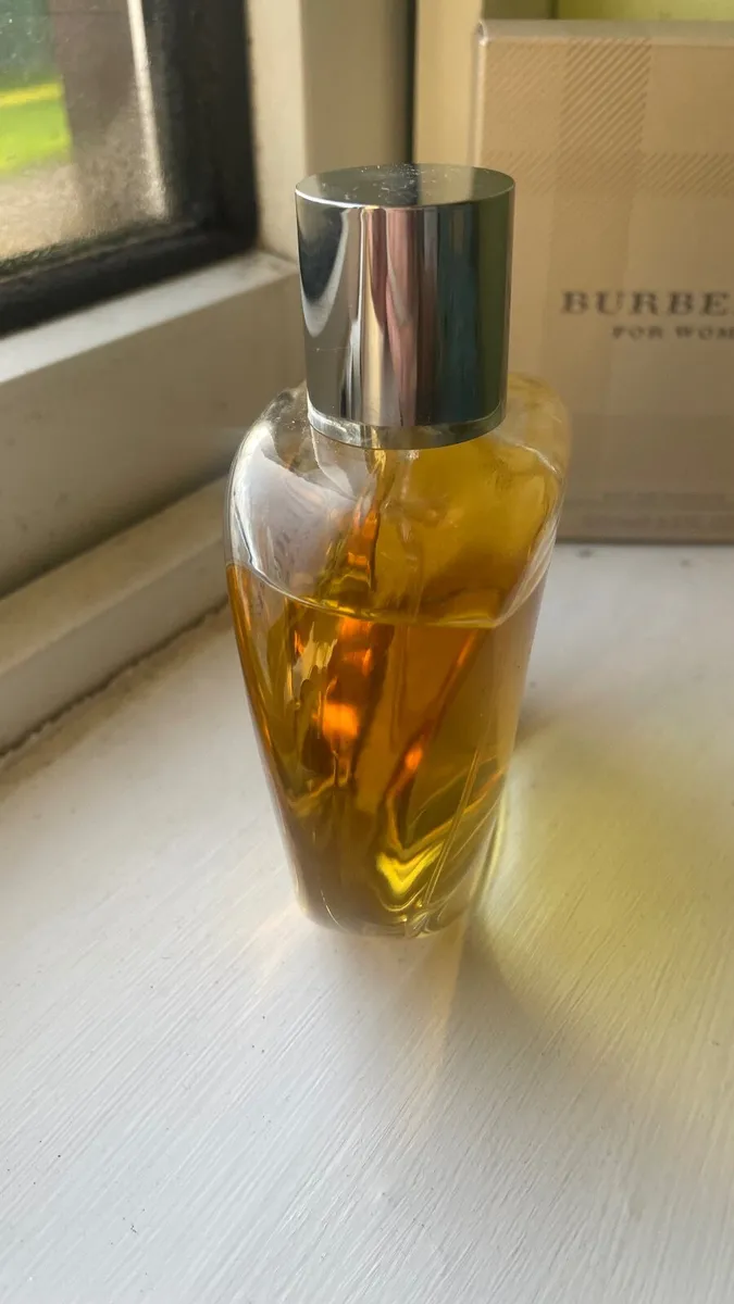Women’s perfume 100mls - Image 2