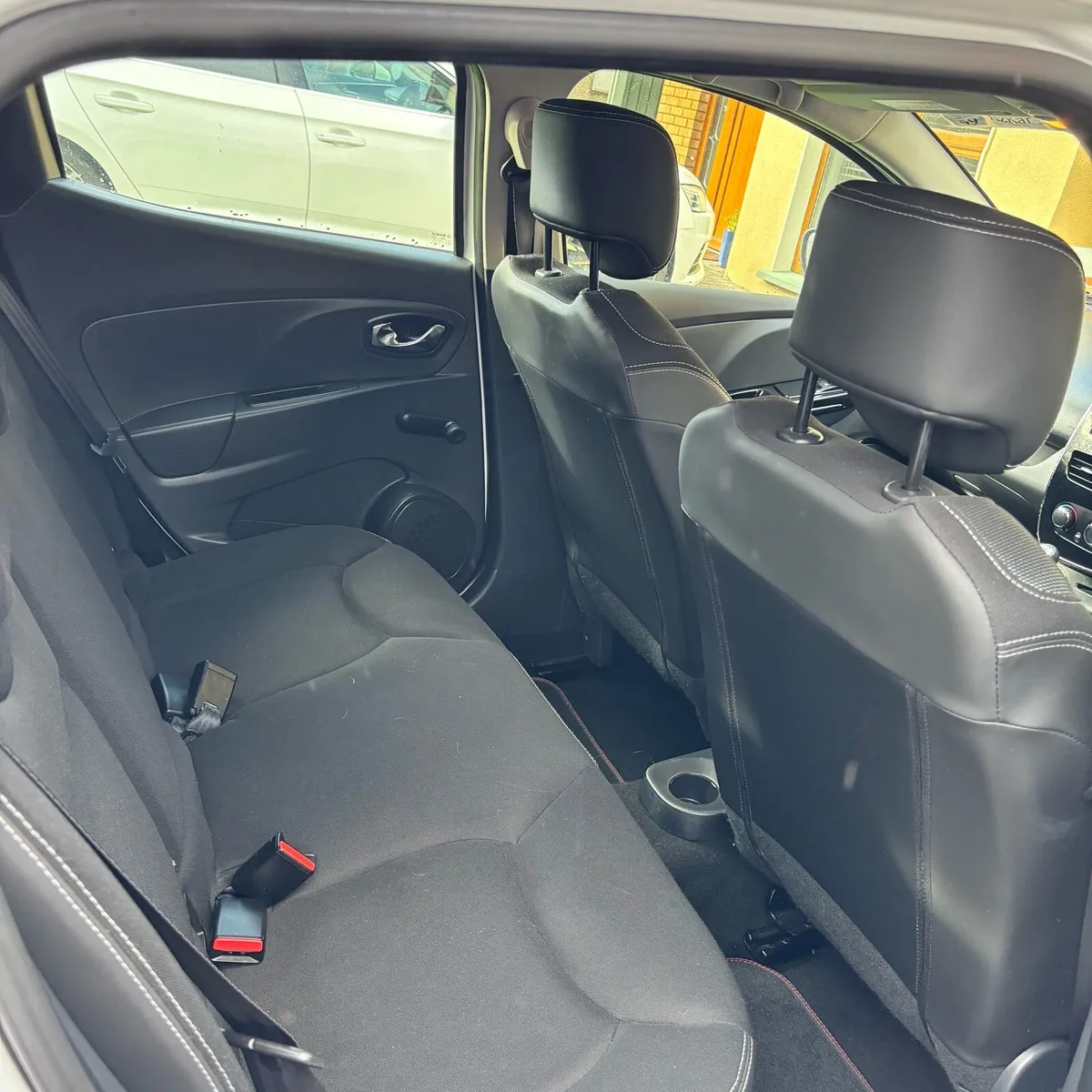 Renault Clio - Image 4