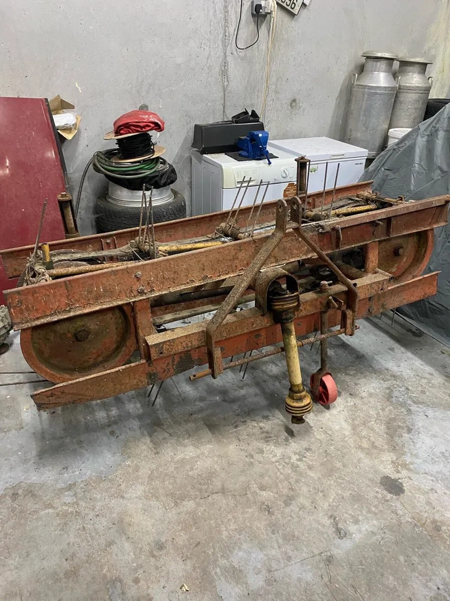 Hay man hay turner rake - Image 1