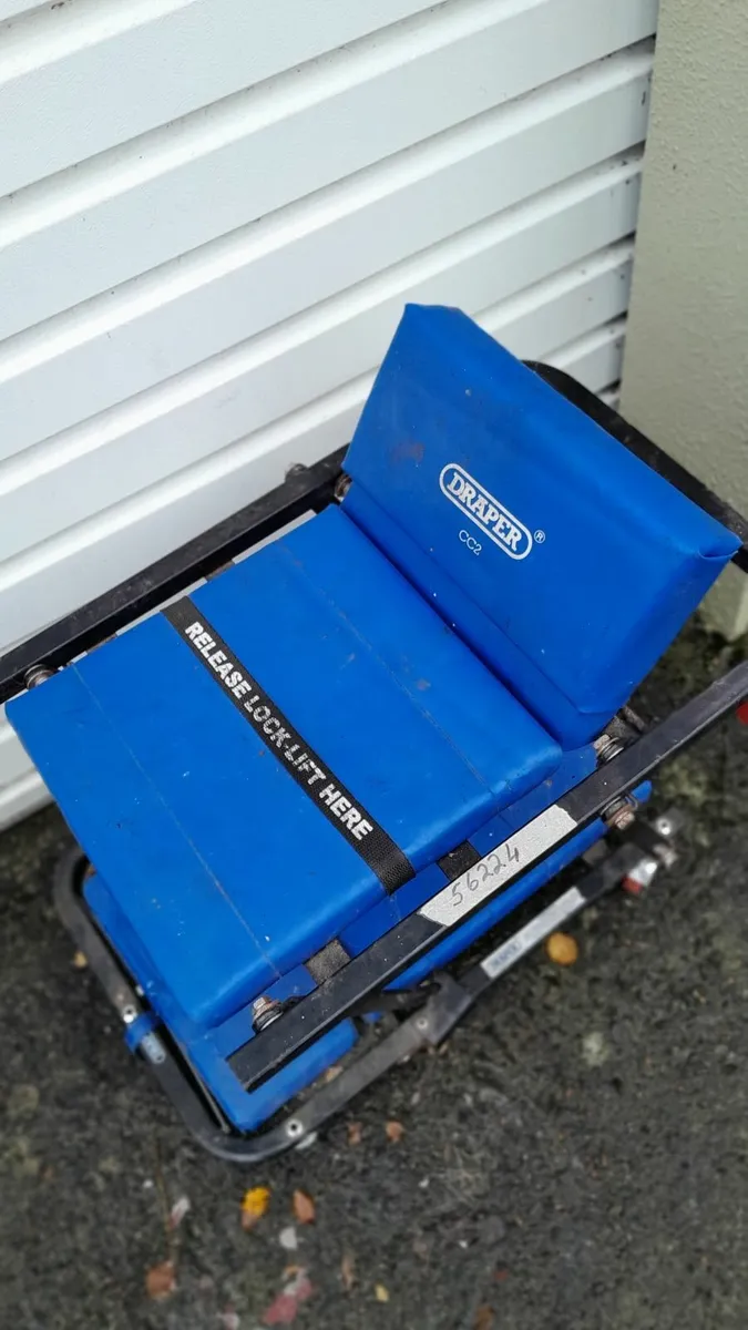 Hydraulic strut compressor and mechanic's creeper - Image 4