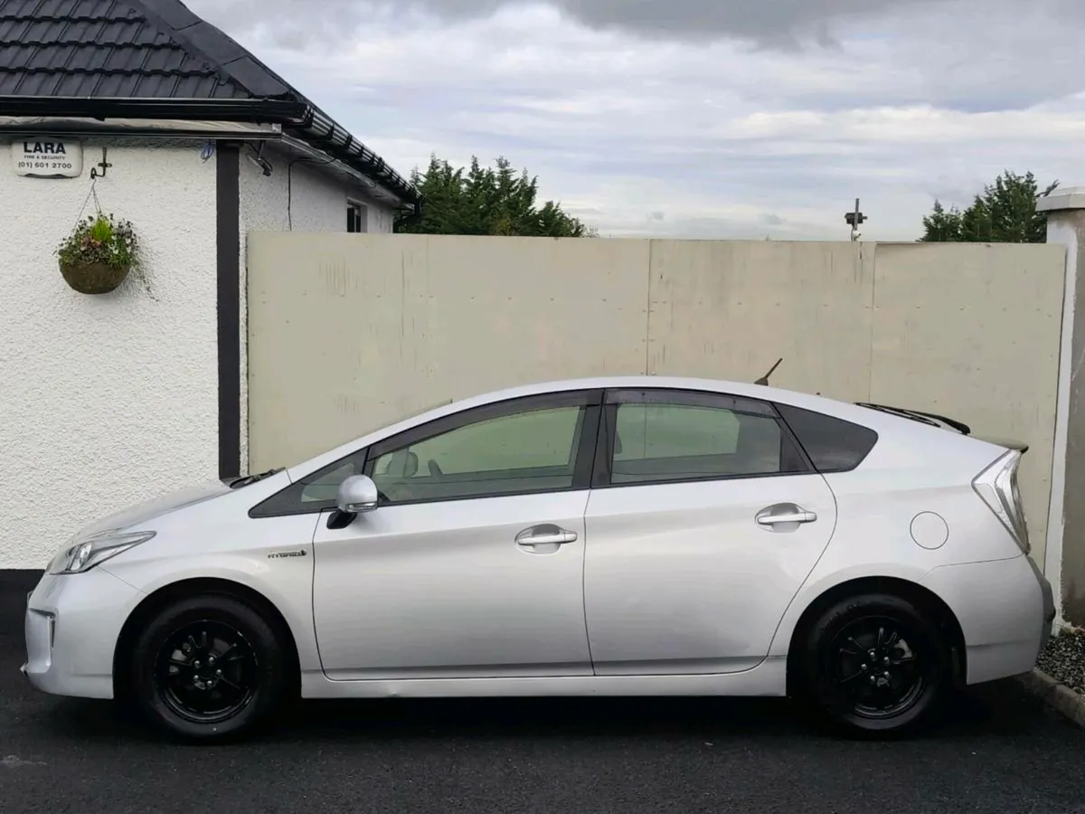 Toyota Prius - Image 2