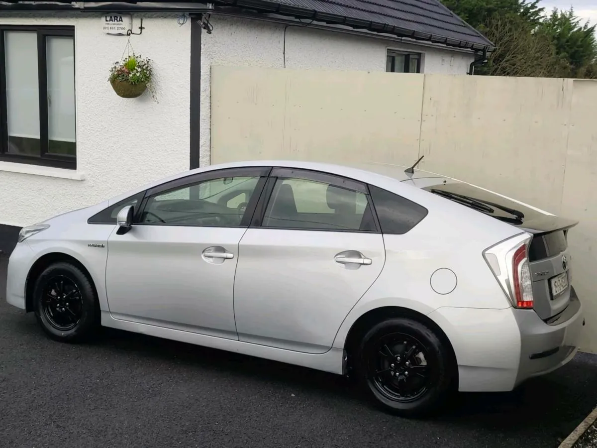 Toyota Prius - Image 3