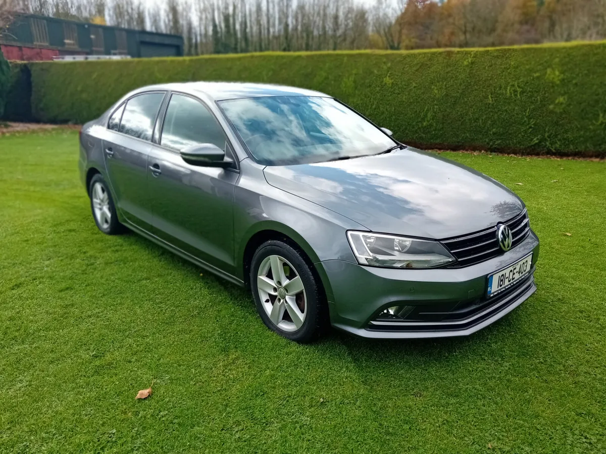 Volkswagen Jetta 2018 - Image 2
