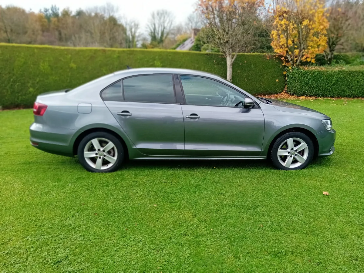 Volkswagen Jetta 2018 - Image 4