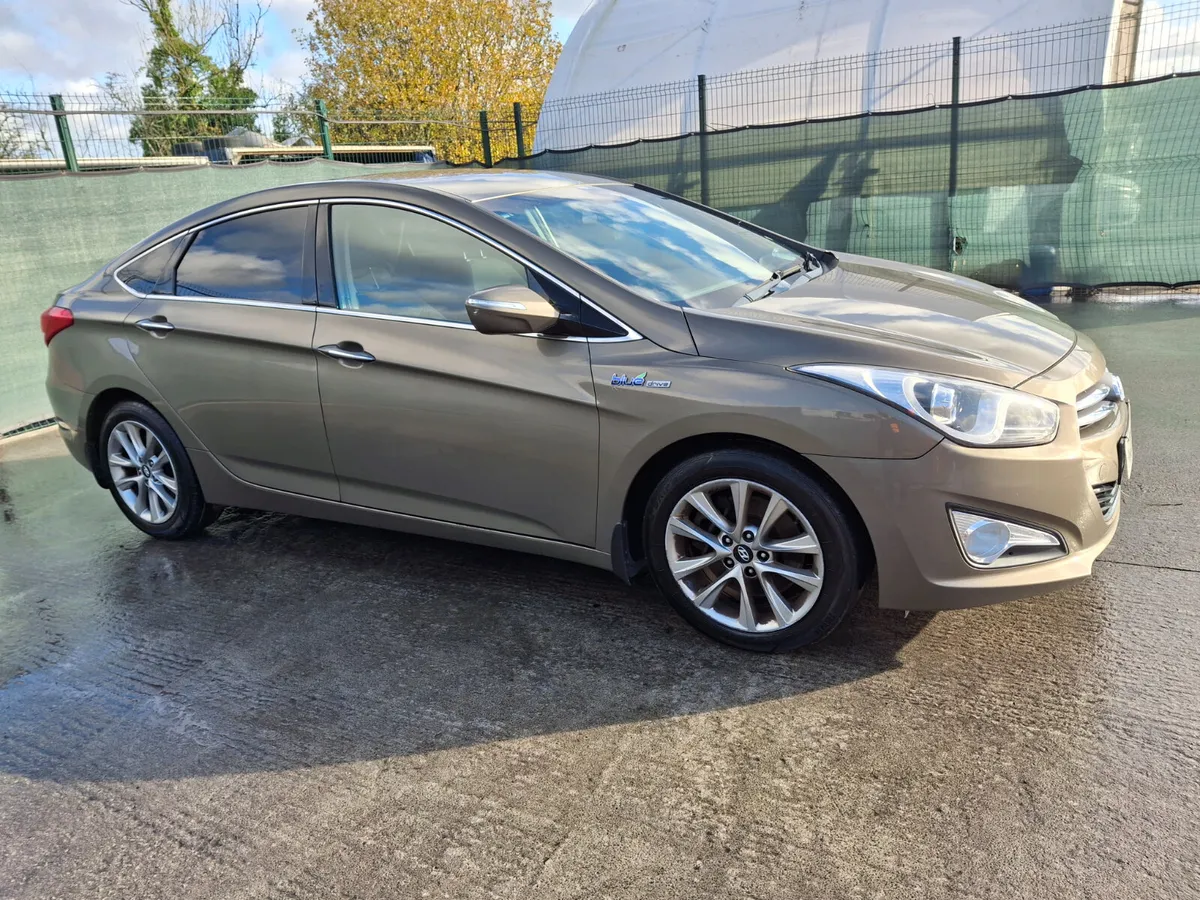 2015 Hyundai i40 1.7 Diesel.light Damage - Image 1
