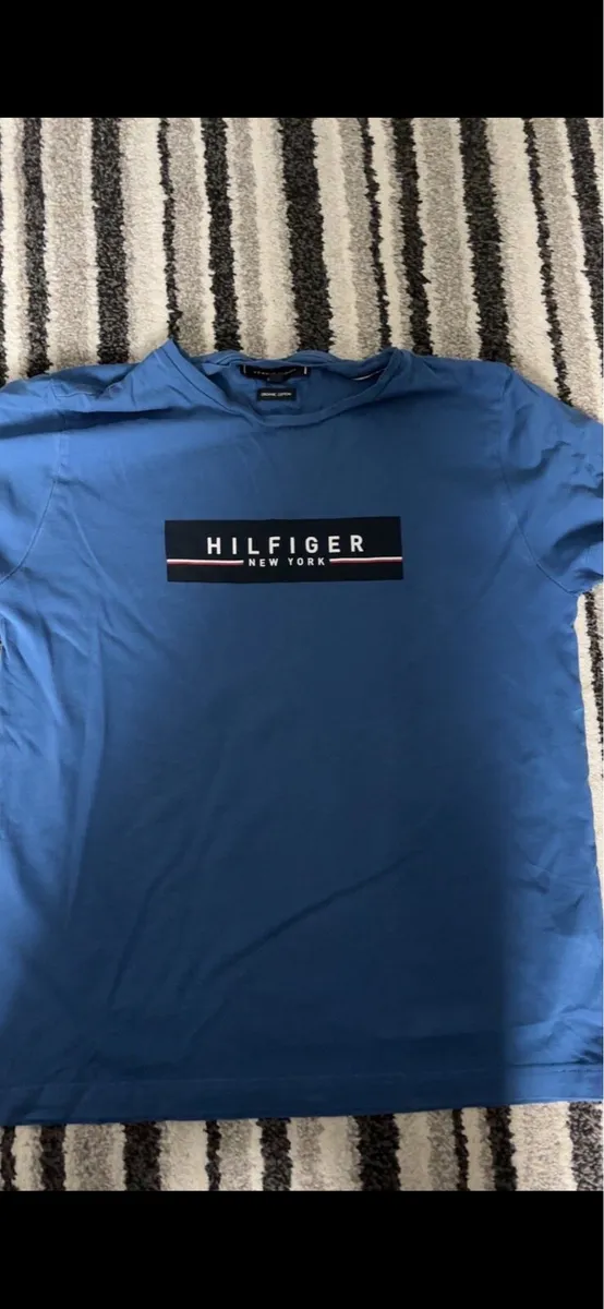 Tommy Hilfiger Navy T-Shirt