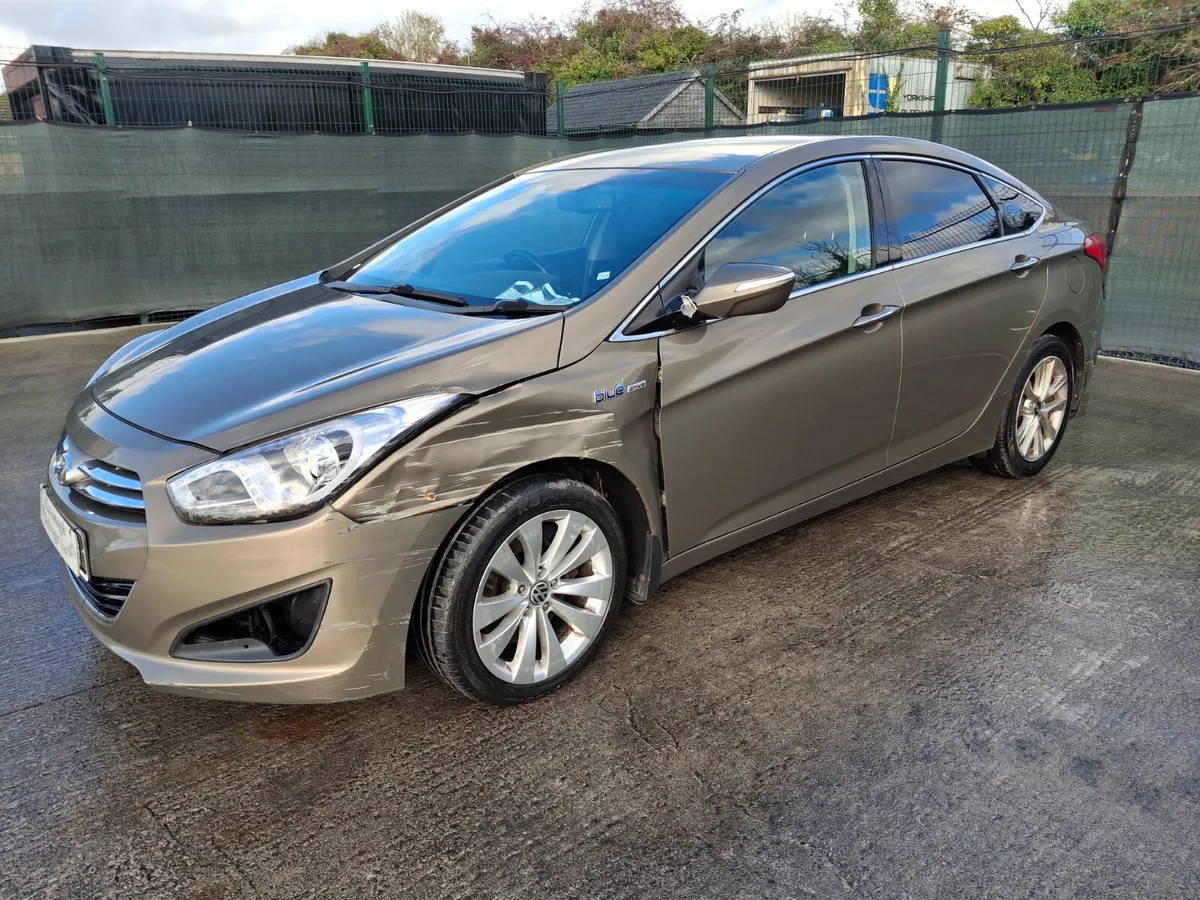 2015 Hyundai i40 1.7 Diesel.light Damage - Image 2