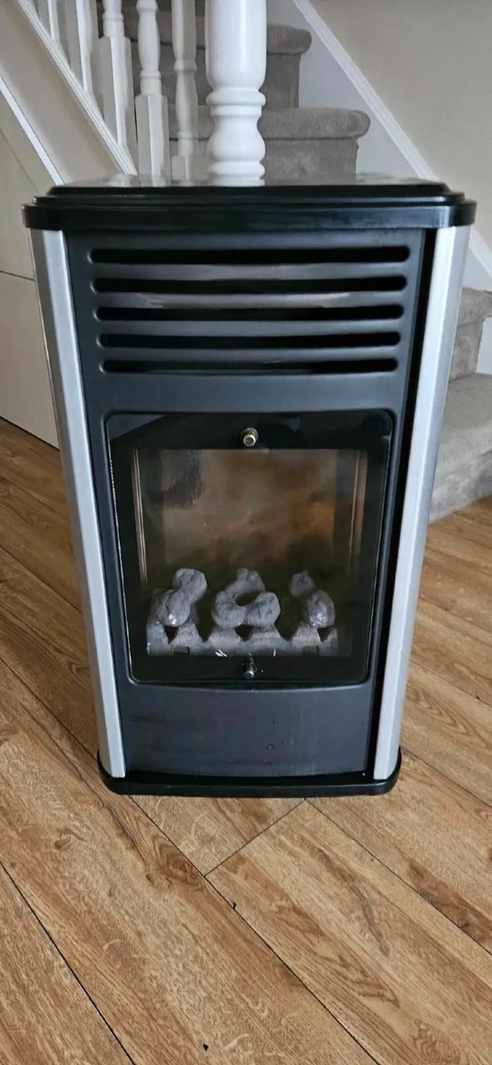 Gas heater - Image 1
