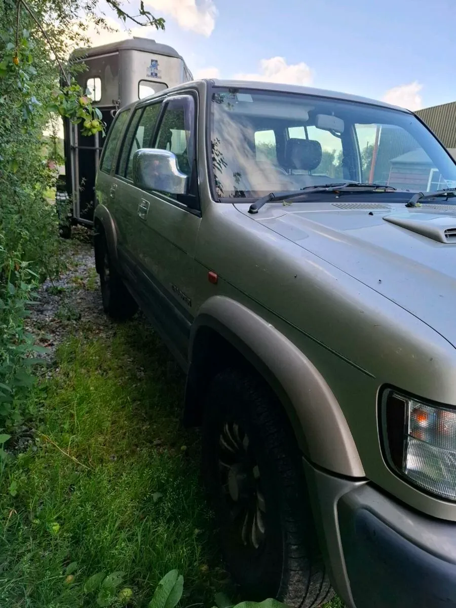 Isuzu Trooper Crew Cab - Image 3