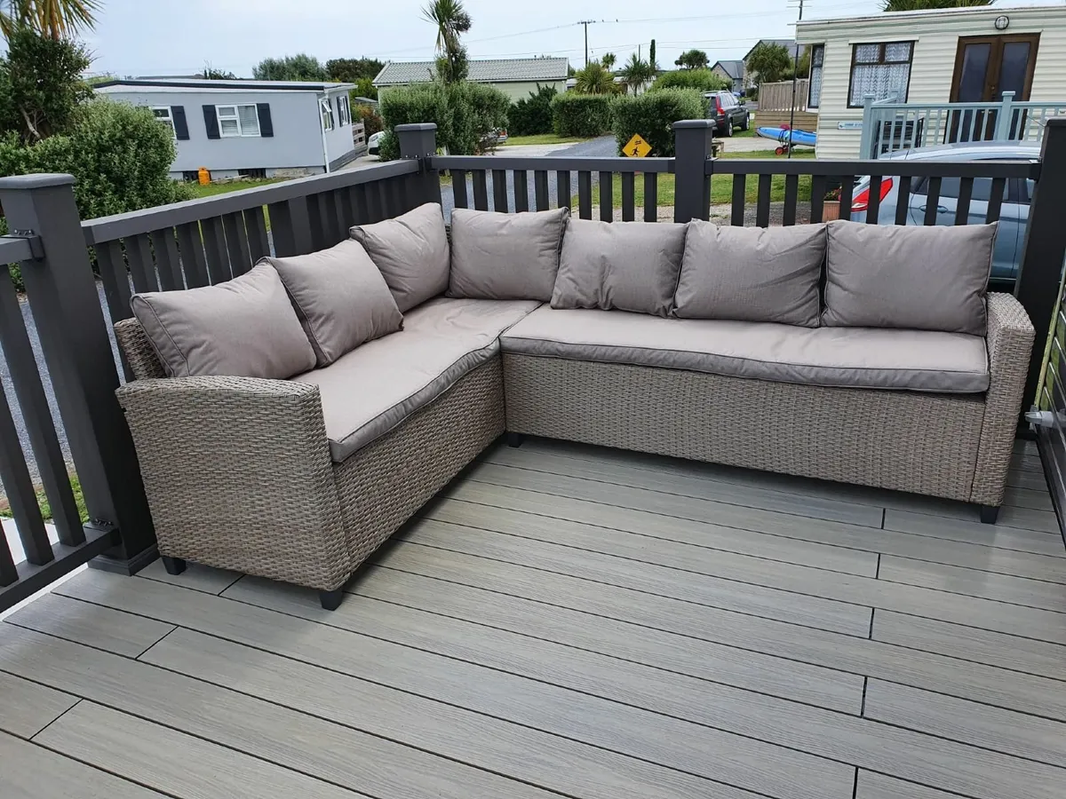 Composite Decking - Image 4