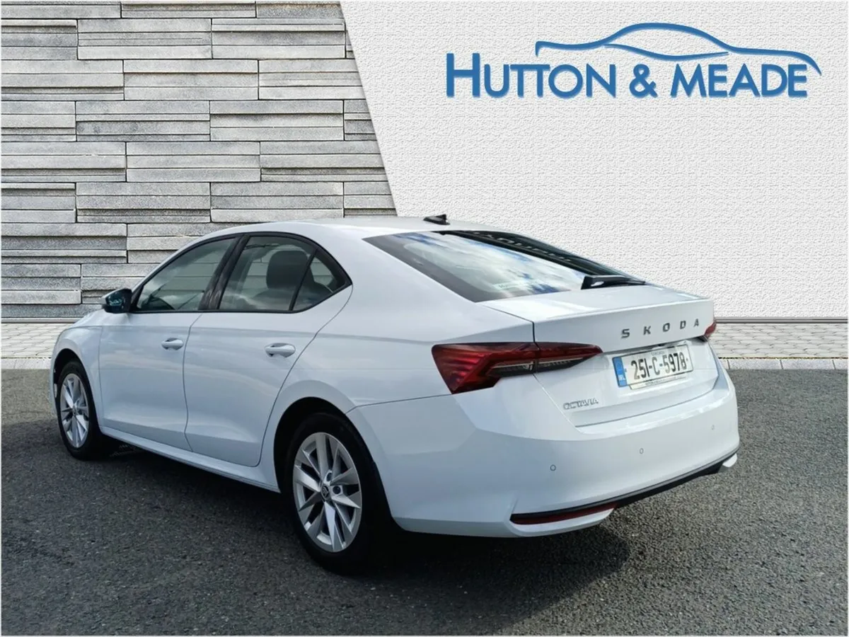 Skoda Octavia SE 1.5 Petrol 5dr - Image 3