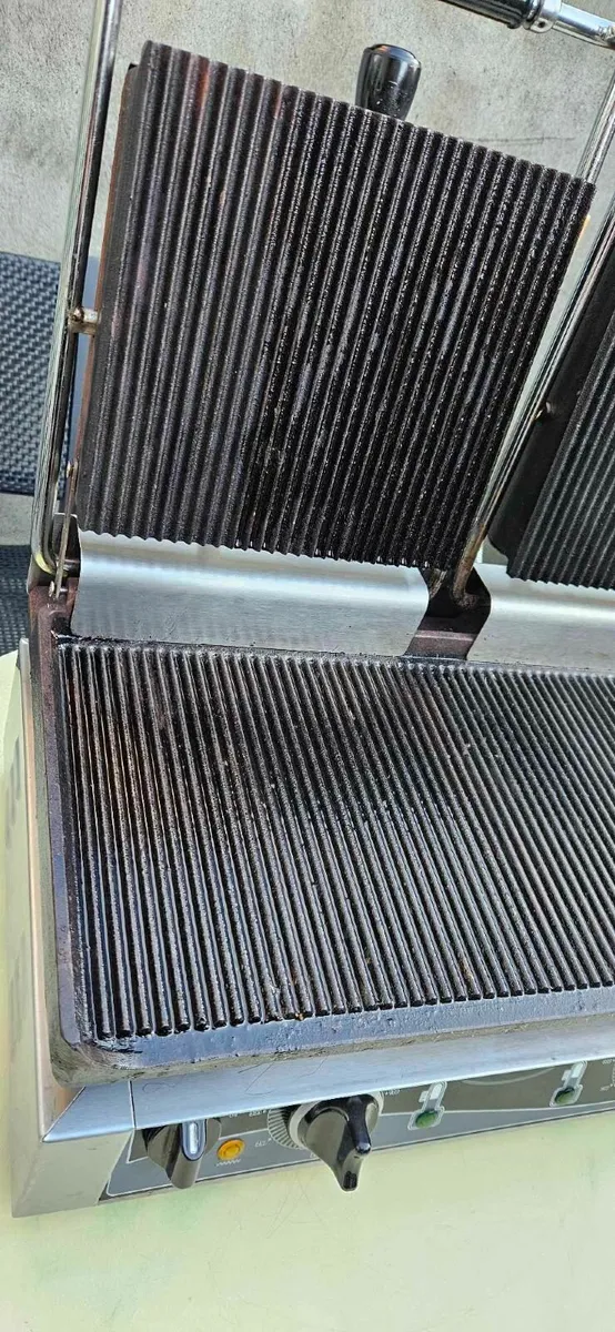 Contact grill double grooved - Image 3