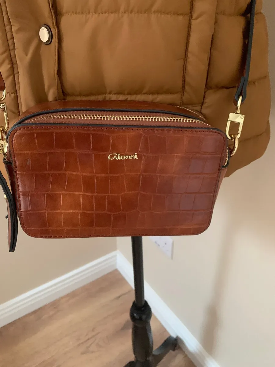 Gionni Crossbody Bag - Image 1