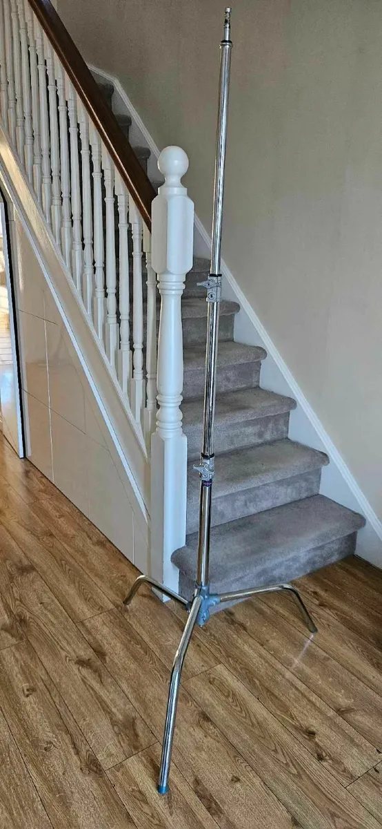 Avenger sliding leg - Image 1