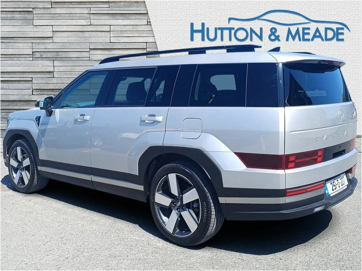 Hyundai Santa Fe Premium PHEV 1.6 Petrol 5dr - Image 3