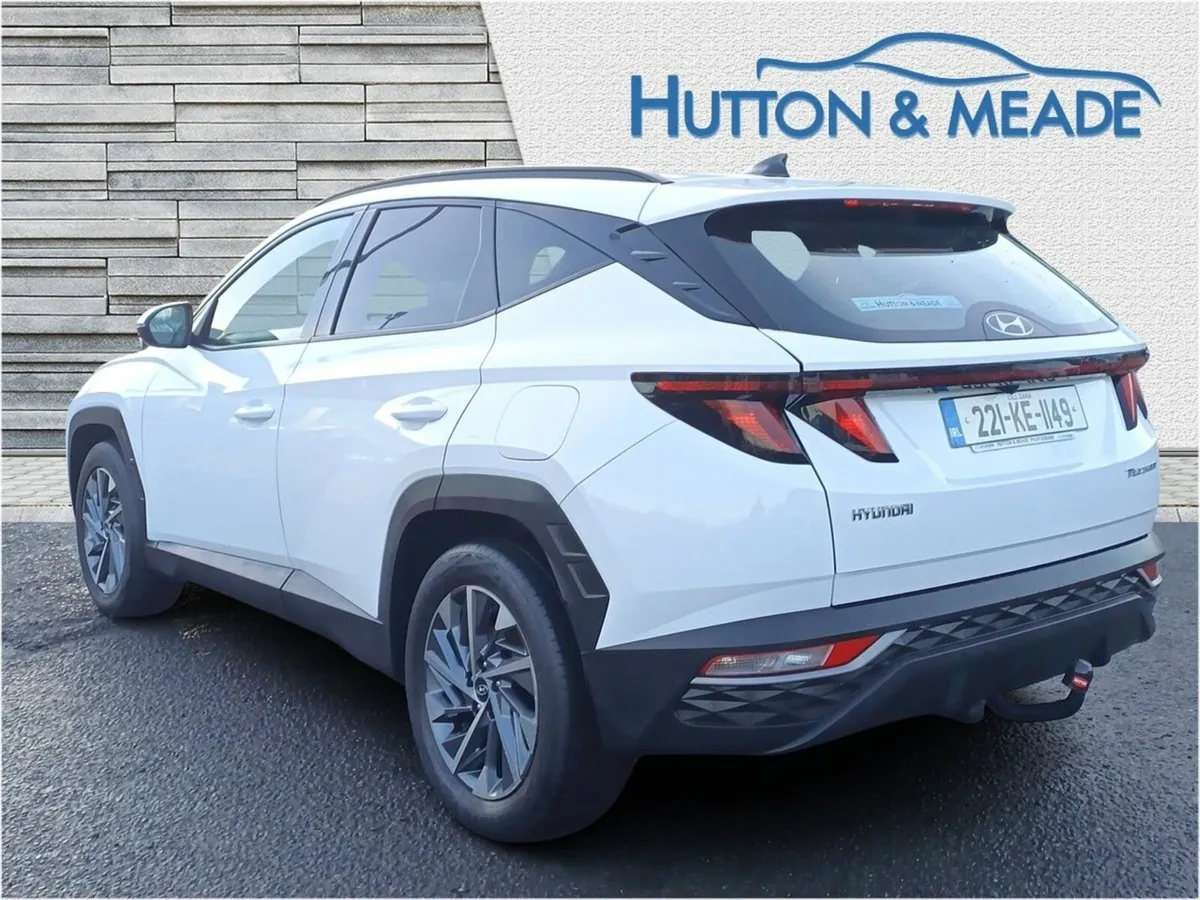 Hyundai Tucson Executive 1.6 Diesel 5dr - Image 2