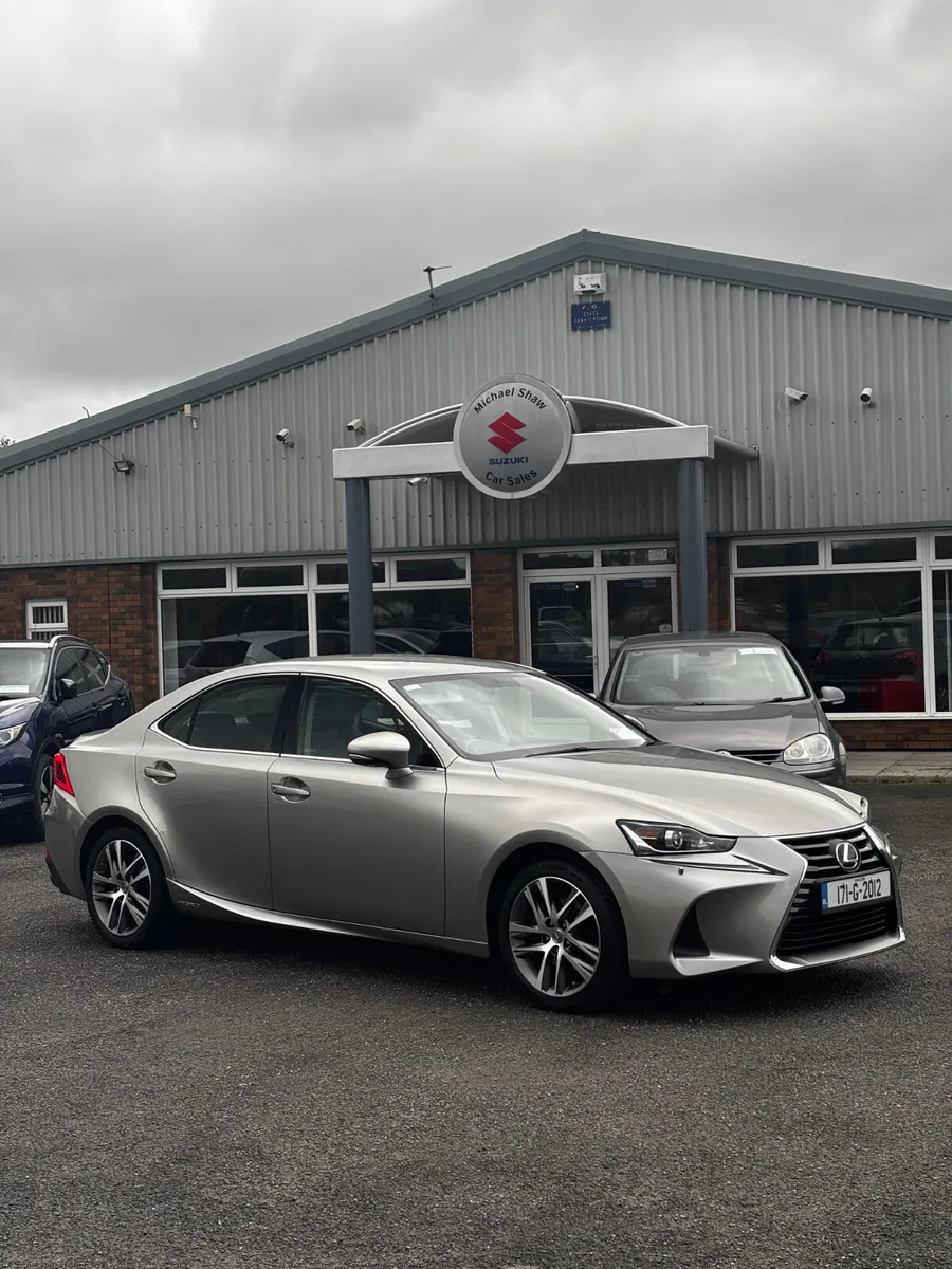 171 Lexus IS 300 H . Only 58000 kilometres - Image 1