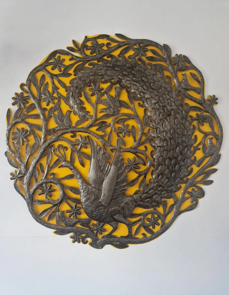 Large cut-metal peacock wall plaque - Image 1