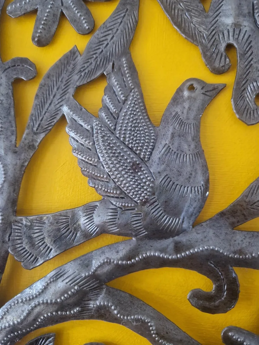 Large cut-metal peacock wall plaque - Image 3