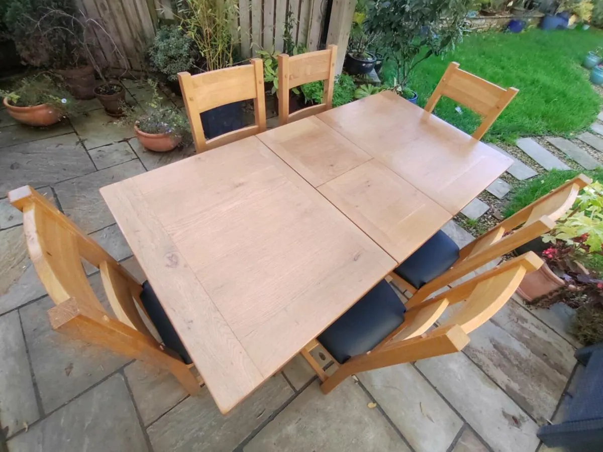 Kitchen dining table - Image 1