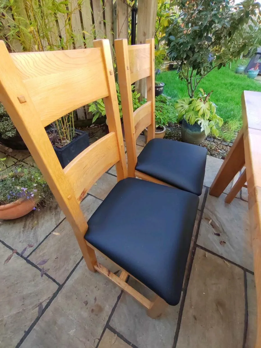 Kitchen dining table - Image 4