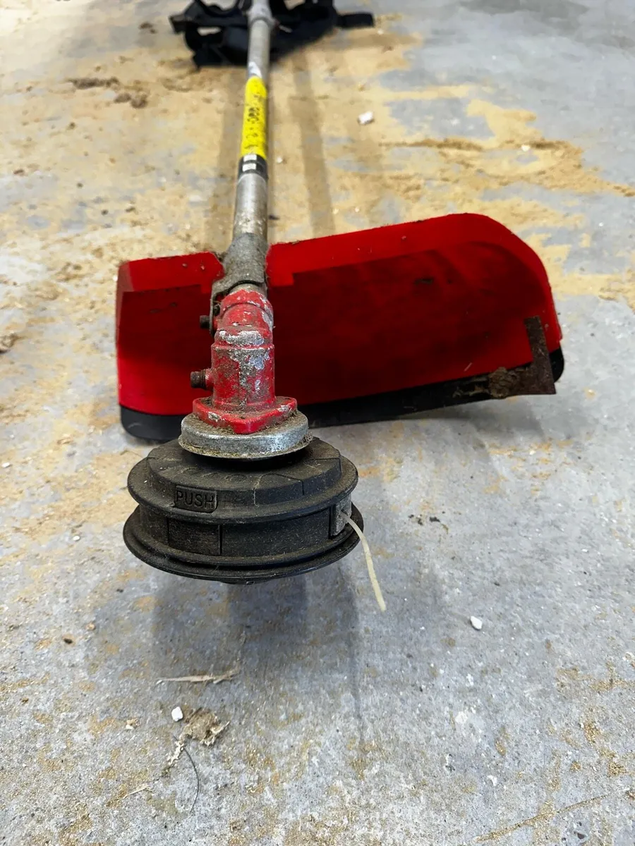 Petrol strimmer / bushcutter - Image 2