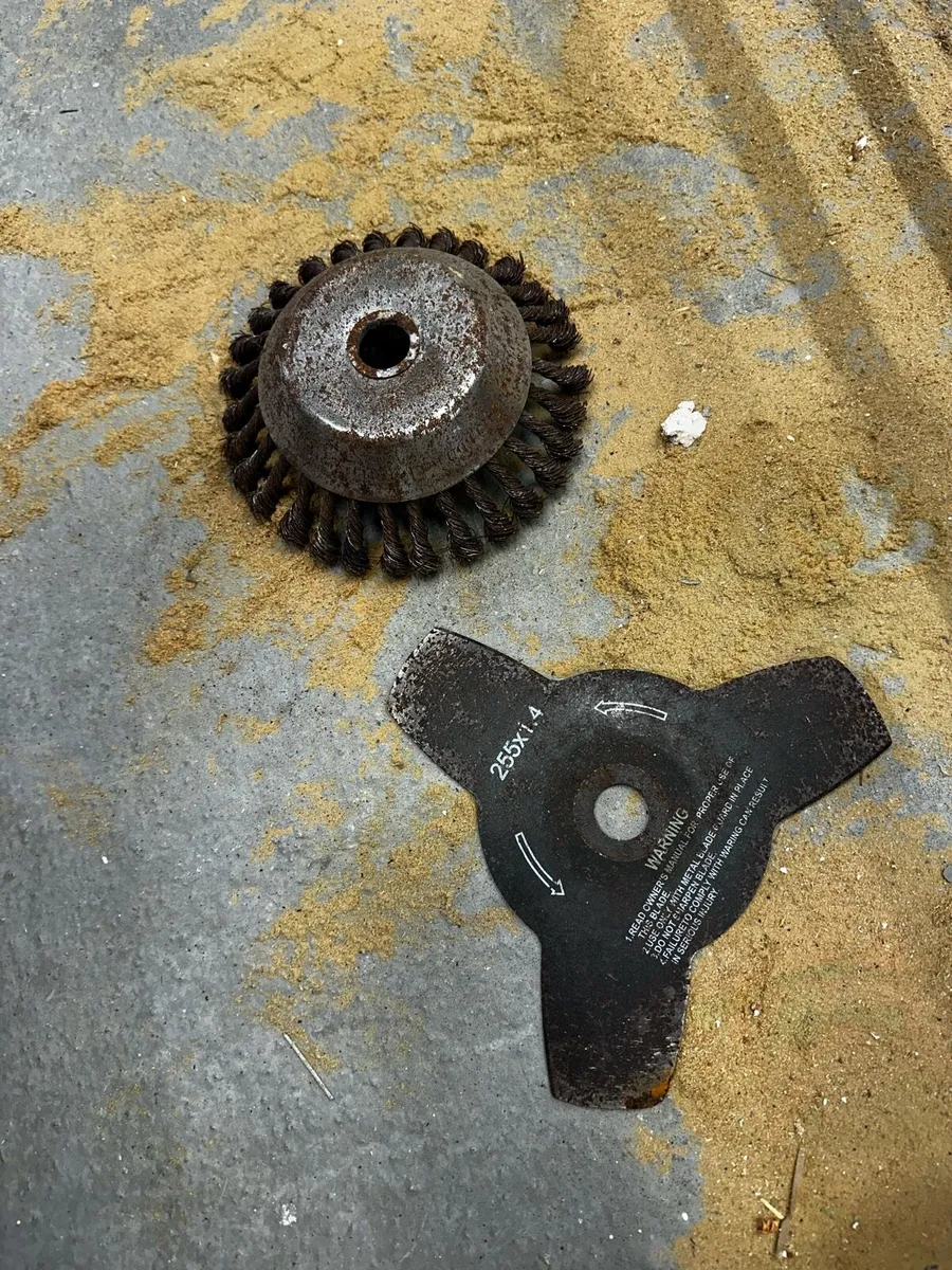 Petrol strimmer / bushcutter - Image 4