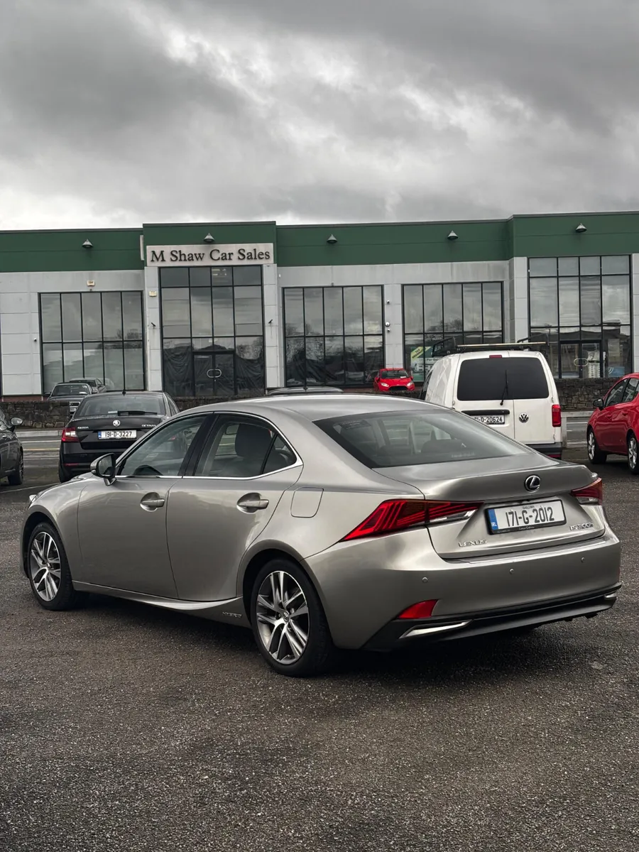 171 Lexus IS 300 H . Only 58000 kilometres - Image 4