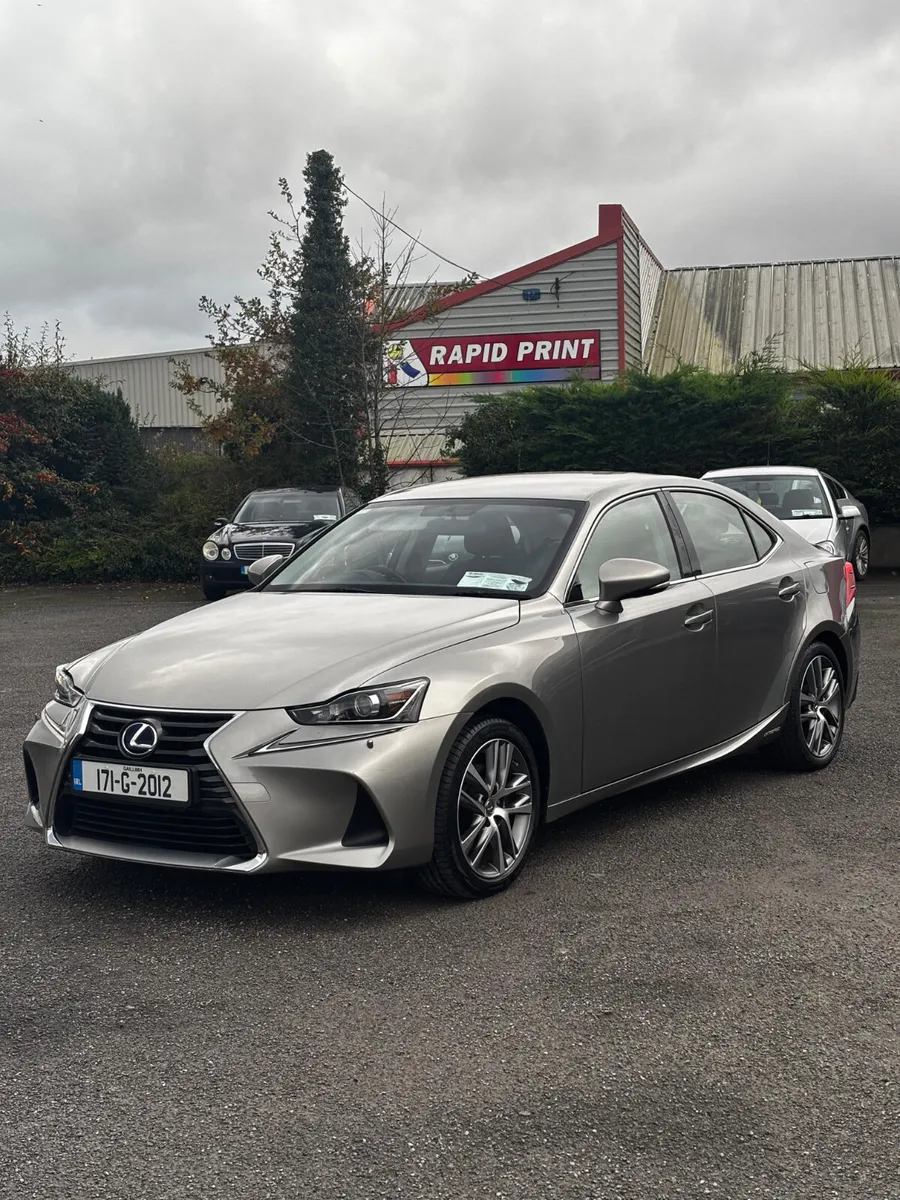 171 Lexus IS 300 H . Only 58000 kilometres - Image 3