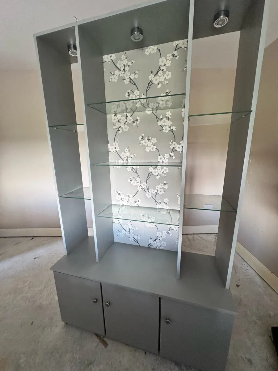 Display cabinet - Image 1