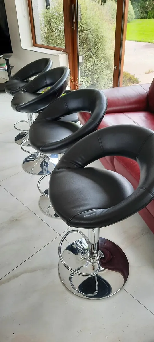 Bar stools x 4 - Image 1