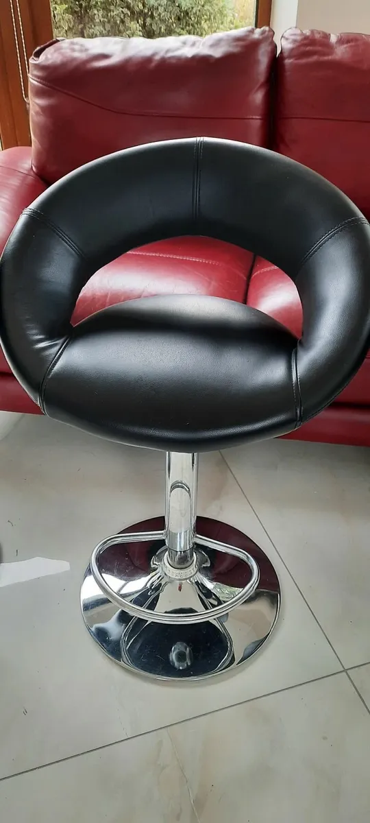 Bar stools x 4 - Image 2