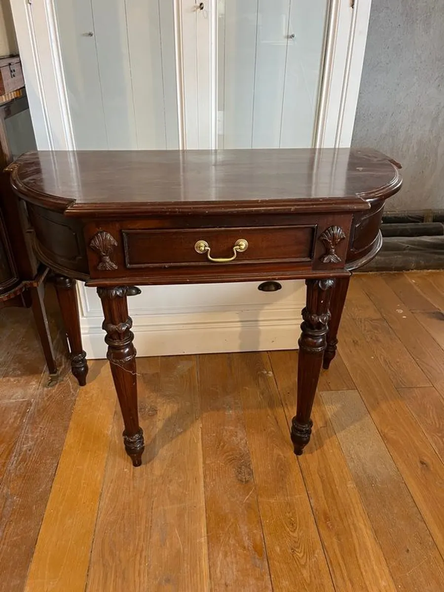 hall table - Image 1