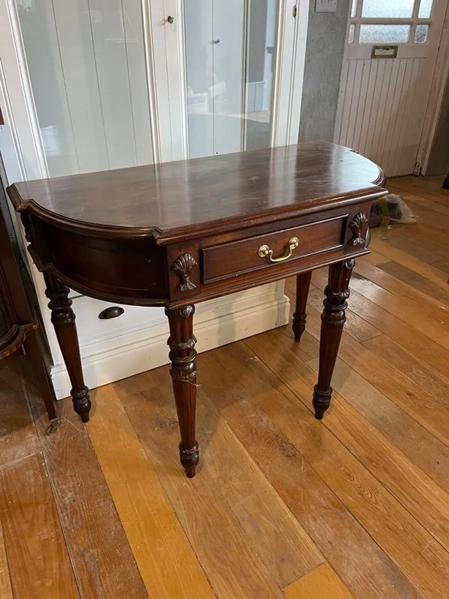 hall table - Image 2
