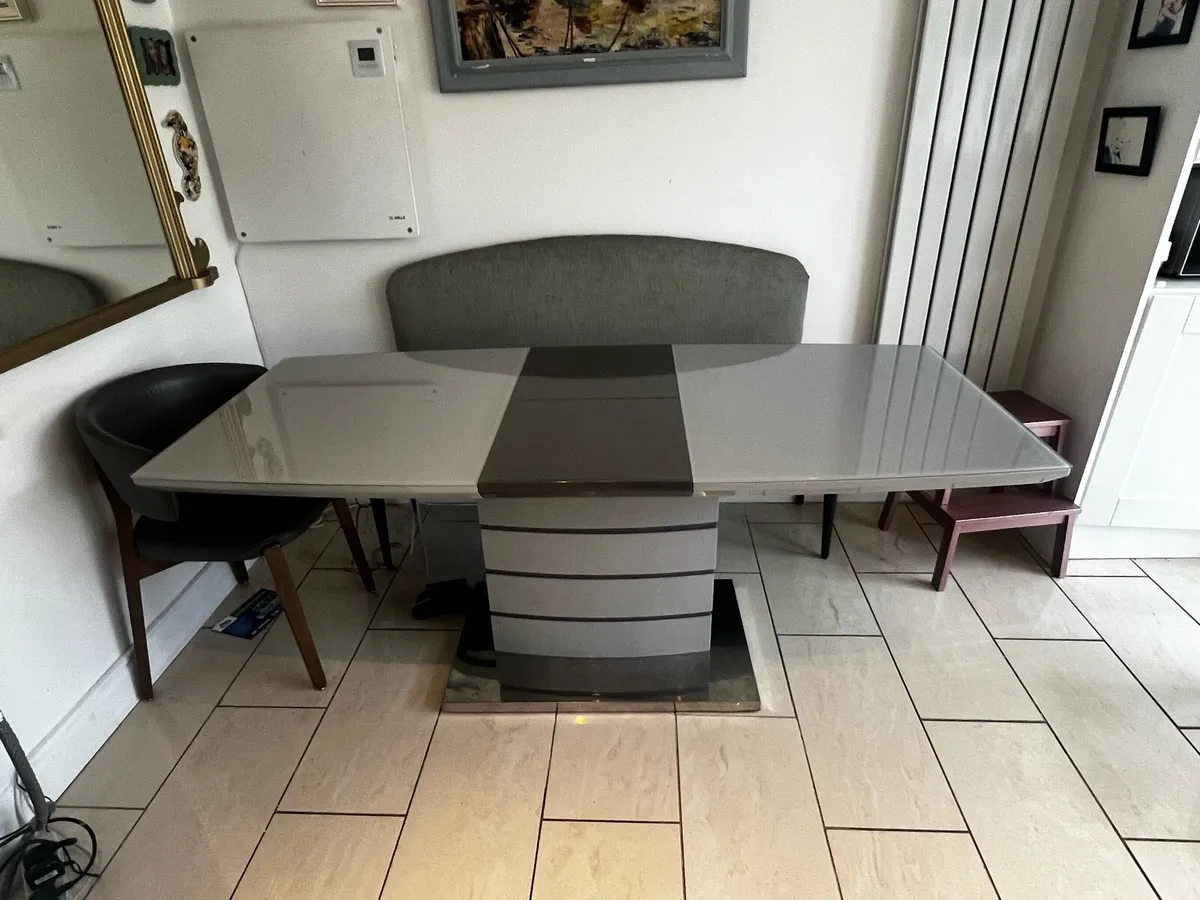 Extending glass table - Image 2