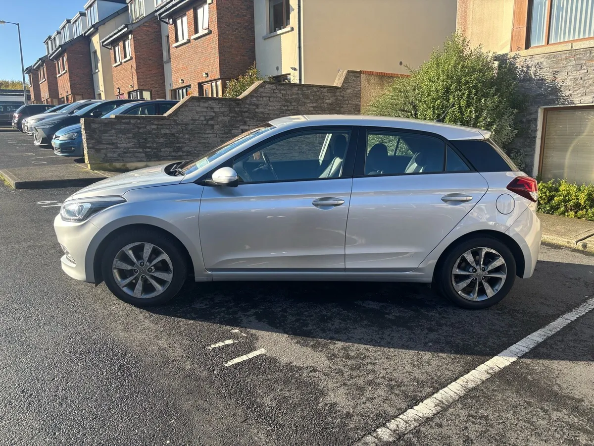 2015 Low KMs Hyundai i20 Deluxe - NCT 11/26 - Image 3