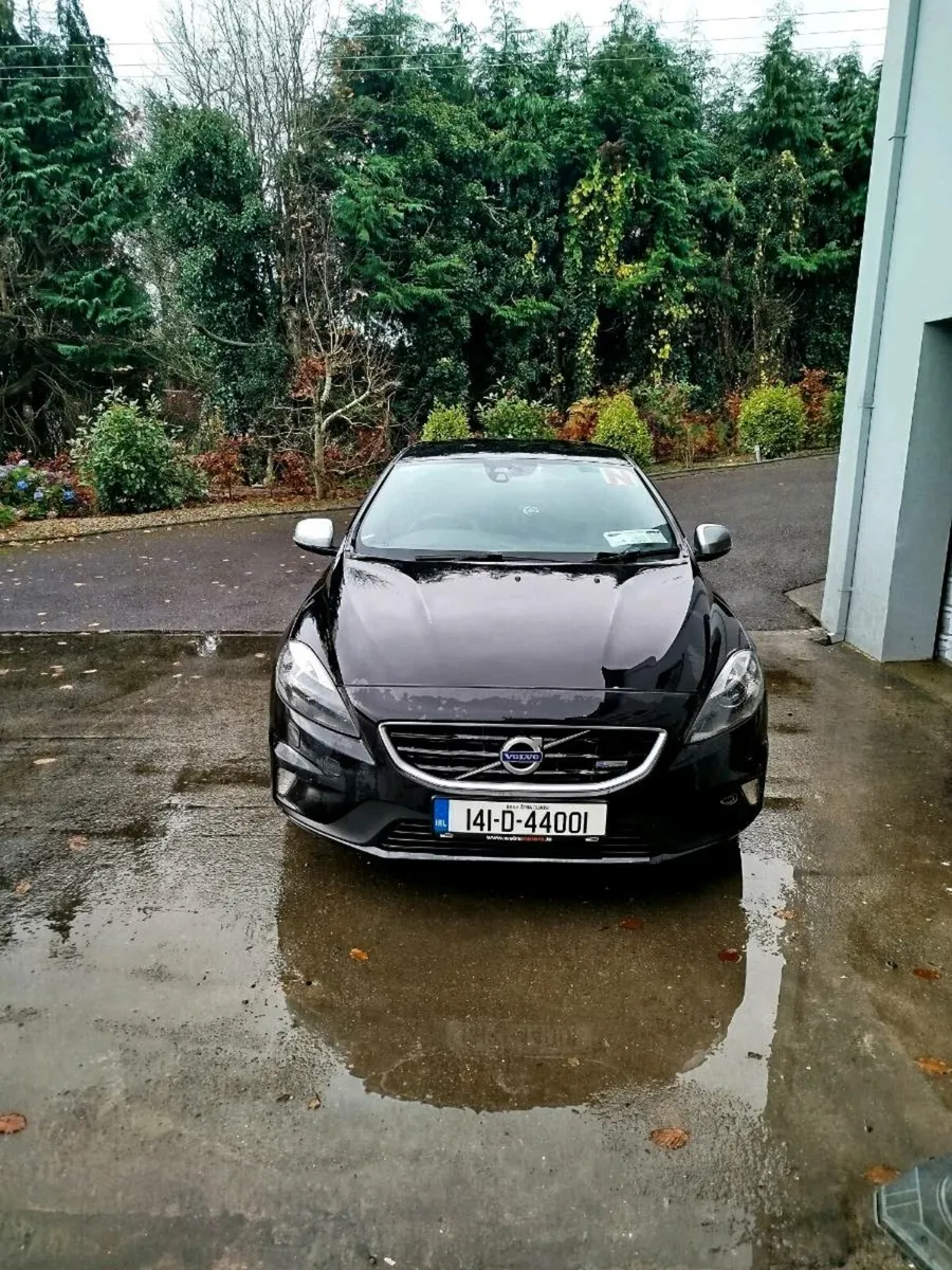 Volvo v40 R design 149000mioes - Image 1