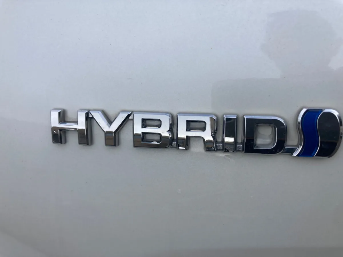 Toyota Ch-r hybrid sol - Image 4