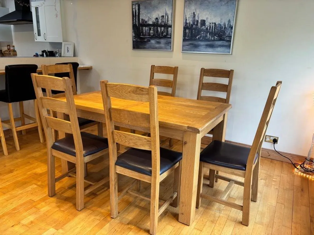 Oak table and chairs dining set - Image 3