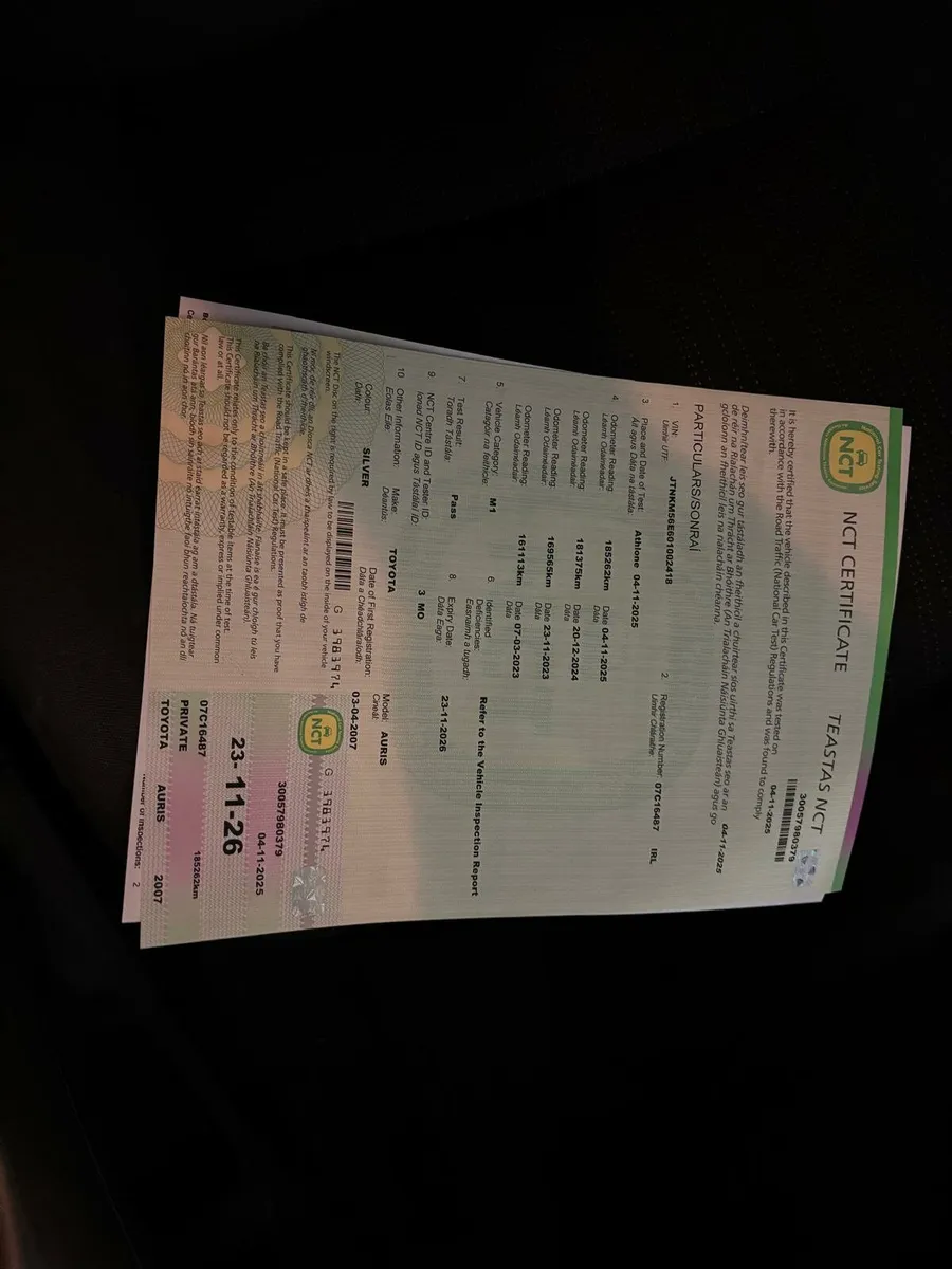 Toyota auris very low km - Image 4