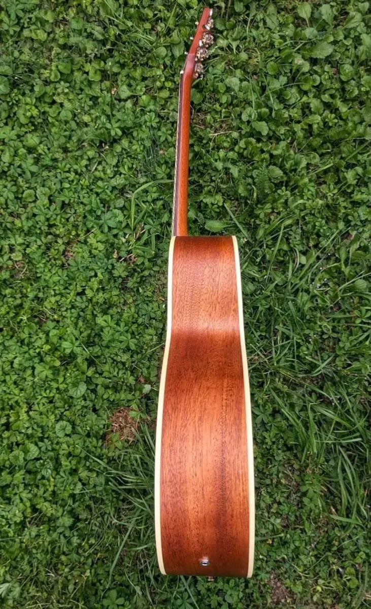 Fretless guitar Baton Rouge baritone guitar - Image 3